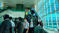 Dalam simulasi ini, peserta diajak menyusuri rute pergerakan penumpang penerbangan internasional. Pertama, pergerakan dari proses check in di terminal keberangkatan, ke ruang tunggu khusus penumpang internasional yang terletak di timur ruang tunggu penumpang domestik. Kedua adalah proses kedatangan penumpang sampai dengan keluar dari terminal kedatangan. 