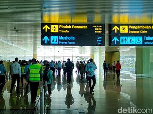 Mulai Hari Ini, Naik Pesawat-KA Wajib Booster atau Tes COVID