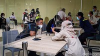 Selain otoritas bandara, persiapan menyambut dibukanya pintu masuk internasional lewat YIA juga dilakukan maskapai. Dalam hal ini adalah maskapai Air Asia yang pada 29 April mendatang bakal melakukan penerbangan internasional perdana dari Kuala Lumpur, Malaysia menuju bandara YIA.