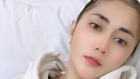 Aida Saskia saat ini rutin menjalankan kemoterapi. Foto: Instagram Aida Saskia