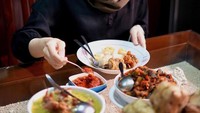 Alca Octaviani ternyata seorang foodies yang hobi kulineran. Masakan rumahan jadi menu yang paling disukainya. Foto: Instagram/alcalctvn