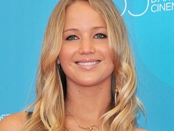 10 Foto Transformasi Gaya Riasan Artis, Dulu Alis Tipis Segaris Kini Tebal