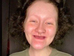 8 Foto Influencer yang Tak Punya Gigi & Alis, Menakjubkan Setelah Makeup