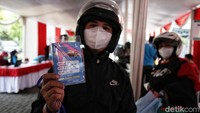 Ada dua armada kapal yang digunakan untuk mudik motor gratis ini yaitu KM Dobonsolo dan KM Ciremai yang dioperatori oleh PT Pelni.