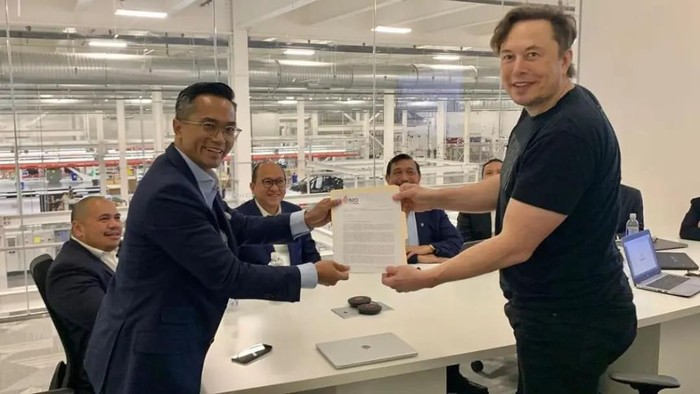 Bos BNBR Anindya Bakrie bertemu Bos Tesla Elon Musk