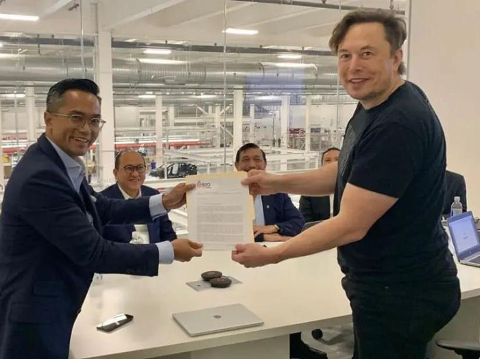 Bos BNBR Anindya Bakrie bertemu Bos Tesla Elon Musk