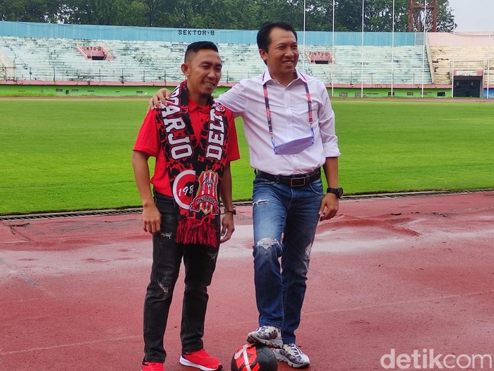 Rendi Irwan hengkang dari Persebaya dan bergabung dengan Deltras FC. Ia ibarat pulang kandang karena Sidoarjo merupakan kota kelahirannya.