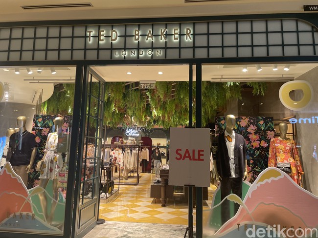 Brand busana lain yang diskon di Grand Indonesia adalah Ted Baker. Foto: Rahmi Anjani/ Wolipop