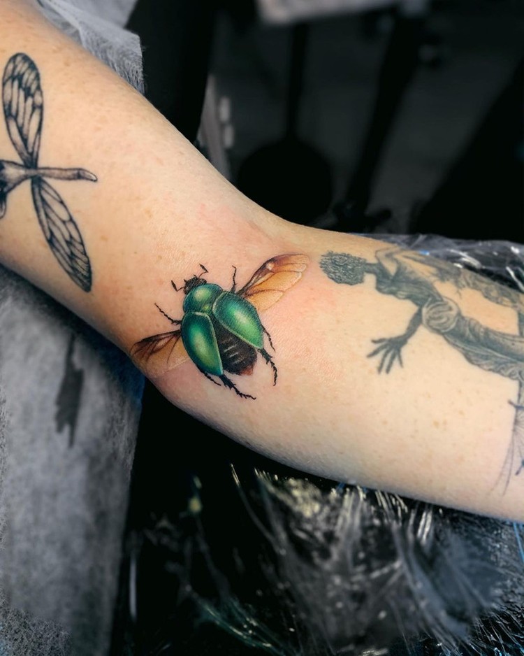 Fotoinet tato keren tampak realistis Fotoinet tato keren tampak realistis