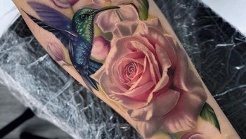 Kelopak bunga mawar  yang terlihat sungguhan. Foto: Brightside