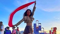 Party juga menurut Erika Carlina sebagai sarana melepas lelah. Foto: Instagram