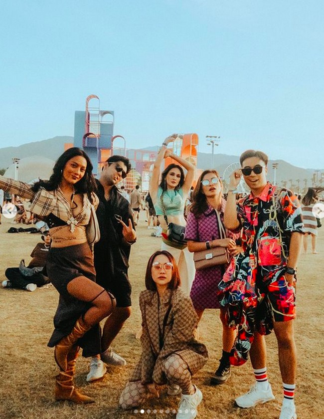 Bunga Citra Lestari (BCL) tak melewatkan Coachella 2022, salah satu festival musik terbesar di dunia yang digelar di Indio, California, AS, baru-baru ini. Ia pun memanfaatkan momen tersebut untuk tampil stylish. Foto: Instagram