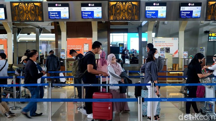 H 6 Lebaran Nyaris 100 Ribu Penumpang Padati Bandara Soetta 2107