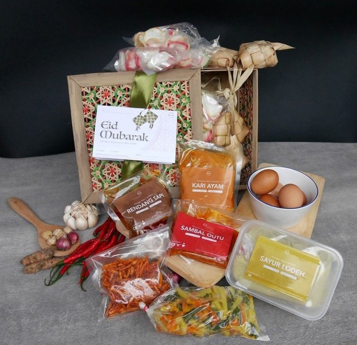 Masih Bisa Dipesan! 5 Tempat Beli Hampers Ketupat dan Lauk Lebaran Komplet