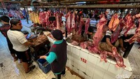 Menjelang lebaran, harga daging sapi mulai merangkak naik.