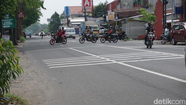 Jalan RA Basuni, Sooko