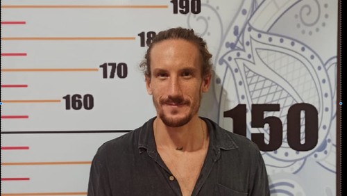 Jeffrey Craigen , bule kanada yang menari telanjang di Gunung Batur.