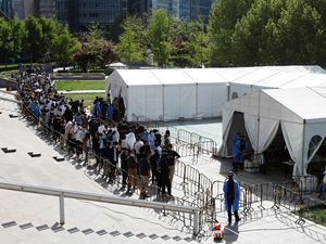 Jutaan Warga Beijing Mulai Lakukan Tes Covid-19 Massal