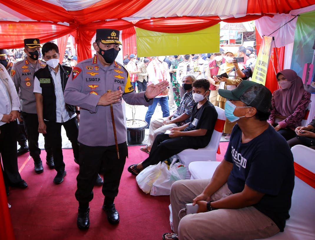 Kapolri Jenderal Listyo Sigit Prabowo mengecek Pos Terpadu Rest Area KM 57