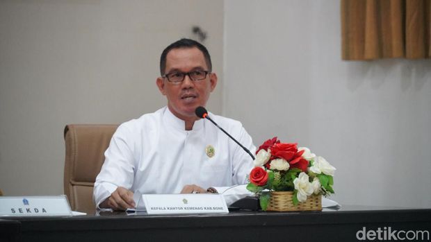 Kepala Kemenag Bone Wahyuddin Hakim