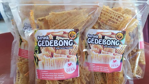 Tampilan Keripik Gedebong yang menjadi inovasi dan kreasi panganan Desa Kukuh, Kecamatan Kerambitan.