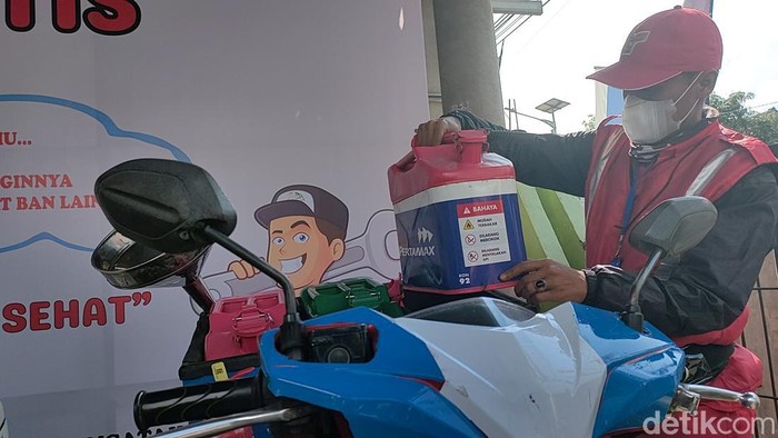 Layanan BBM Mobile di jalur mudik Garut.