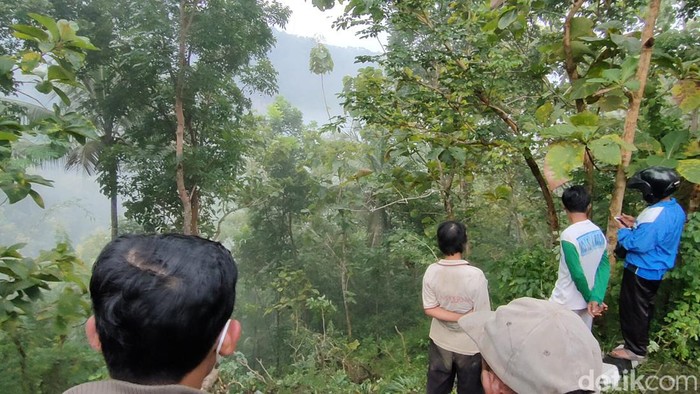 Lokasi kecelakaan mobil pikap di tanjakan Bibis, Kulon Progo, DIY, Selasa (26/4/2022).