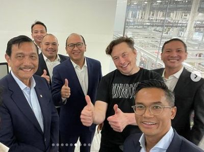 Gaya Santai Elon Musk dan Para Bos Teknologi Pakai T Shirt