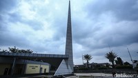 Dari luar dan dalam rest area, Masjid Al Safar memang menarik perhatian. Selain bentuk bangunan yang tidak biasa, kawasan sekitar masjid pun dibuat nyaman untuk sekadar menjadi tempat beristirahat.   
