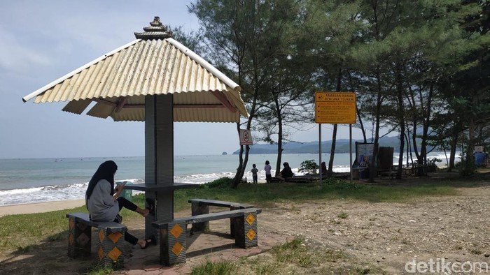 Pantai Soge Pacitan