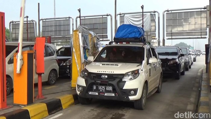 Pemudik mulai terlihat di Exit Tol Cikampek