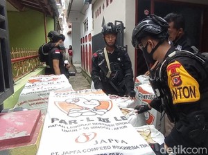 Polisi Gerebek Gudang Petasan di Tasikmalaya Milik Emak-emak