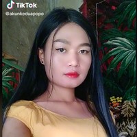 Baru-baru ini Popo Barbie kembali menjadi sorotan karena aksinya yang berhasil membuat publik menjadi geram. Pasalnya Popo sudah berani menyamar dan masuk ke kamar mandi perempuan. Hal itu terlihat dari salah satu unggahan Popo di Instagram. Foto: TikTok/@popobarbiegirl