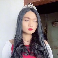Hingga saat ini Popo sudah memiliki lebih dari 1,4 juta pengikut di akun TikToknya. Jika dibandingkan dengan penampilannya terdahulu, penampilan Popo pun sudah terlihat semakin glow up. Foto: TikTok/@popobarbiegirl