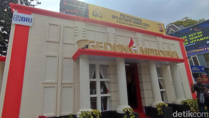 Pos pengamanan mudik di Dago, Kota Bandung.