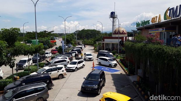Rest area 487 A Balai Nglaras jalan tol Semarang–Solo di Boyolali, Selasa (26/4/2022).