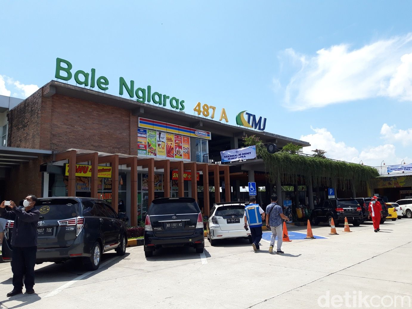 Rest area 487 A Balai Nglaras jalan tol Semarang–Solo di Boyolali, Selasa (26/4/2022).