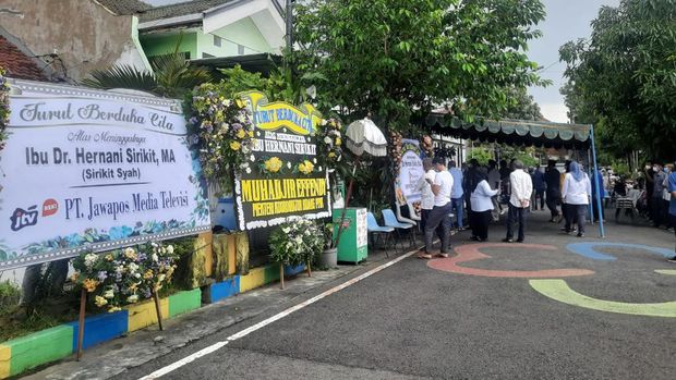 sirikit syah meninggal dunia