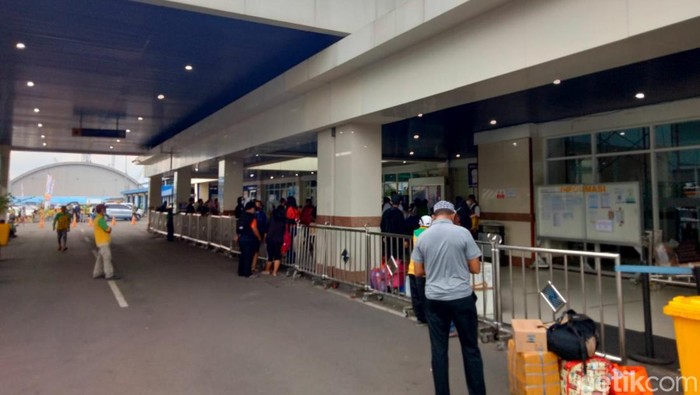 Situasi di Terminal Penumpang Gapura Surya Nusantara Tanjung Perak Surabaya.