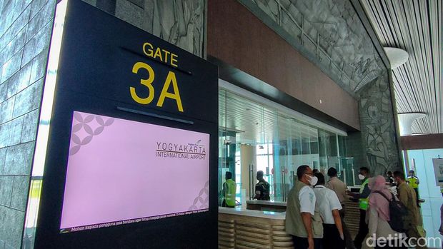 Suasana simulasi operasional penerbangan internasional Bandara YIA Kulon Progo, Selasa (26/4/2022)