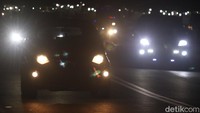 Rislam menyebut, beda dengan pagi hingga siang tadi, keramaian baru terjadi di malam hari ini.