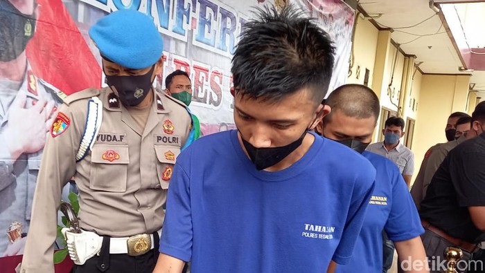 RAF, tersangka kasus perkosaan terhadap anak di bawah umur di Tegal, Selasa (26/4/2022).