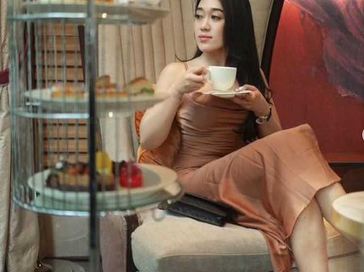 Vira Melia yang Tak Mau Jadi Aspri Hotman Paris Ini Suka Ngeteh Cantik