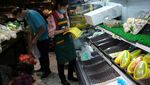 Warga Beijing Panic Buying, Rak di Supermarket Jadi Kosong Melompong