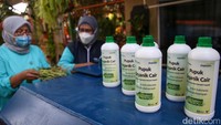 Salah satu kegiatannya adalah pengumpulan sampah organik dan non-organik, pemasangan instalasi hidroponik, bazar produk daur ulang sampah, serta workshop pengolahan daur ulang pakaian.