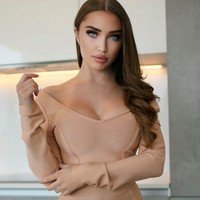 Setelah tidak lagi menjadi pemimpin sekte, Alice menjadi model dewasa dan bergabung di OnlyFans dengan menjual konten seksi.Foto: dok. Instagram/@thealiceirving