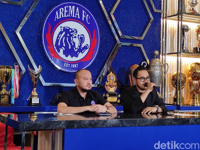 Arema FC terus membangun formasi tim untuk mengarungi Liga 1 musim depan. Terbaru, Arema memboyong Irsyad Maulana dan Syaeful Anwar.