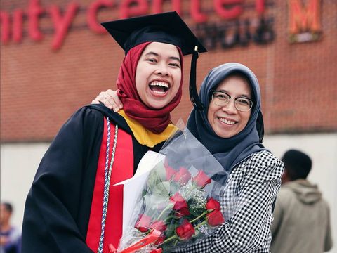 Ars-Vita, wanita berhijab asal Indonesia berhasil bekerja di Space X sebagai seorang Engineer.