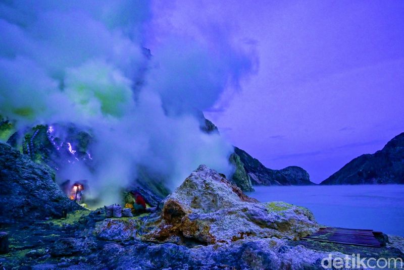 Blue Flame di Kawah Ijen Banyuwangi