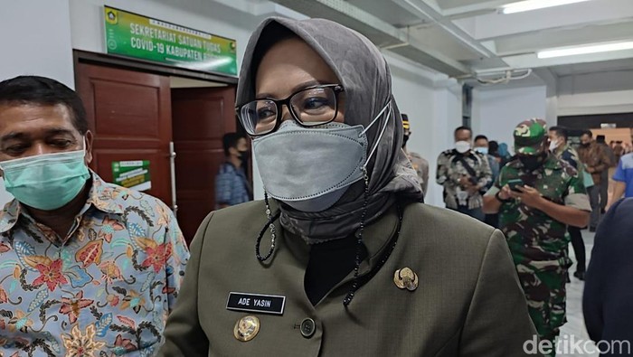 Bupati Bogor dari partai apa? Bupati Bogor Ade Munawaroh Yasin terjaring Operasi Tangkap Tangan (OTT) oleh KPK terkait dugaan suap.